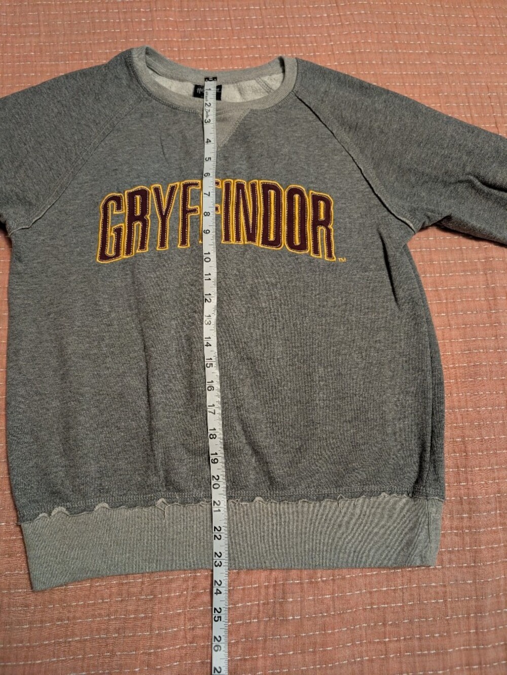 Gryffindor Women's Gray Crew Sweatshirt with Crest Patch - Picture 7 of 7
